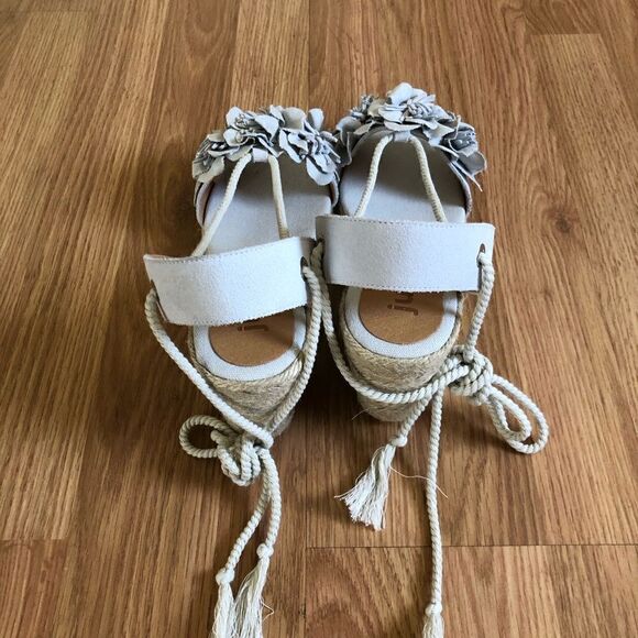 NWT Jutelia Made In Spain Women’s Suede Flower Wedge Espadrilles - Picture 8 of 14
